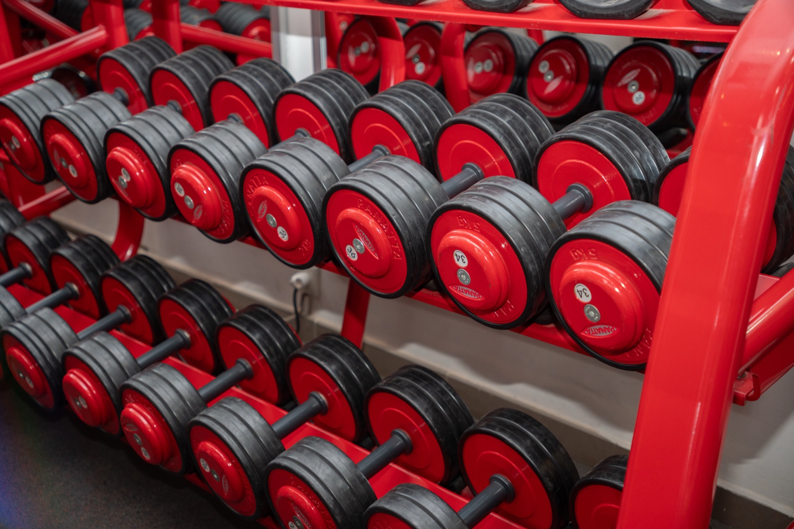 Machines guidées de musculation disponibles à BZAIH Sport Club Dakar