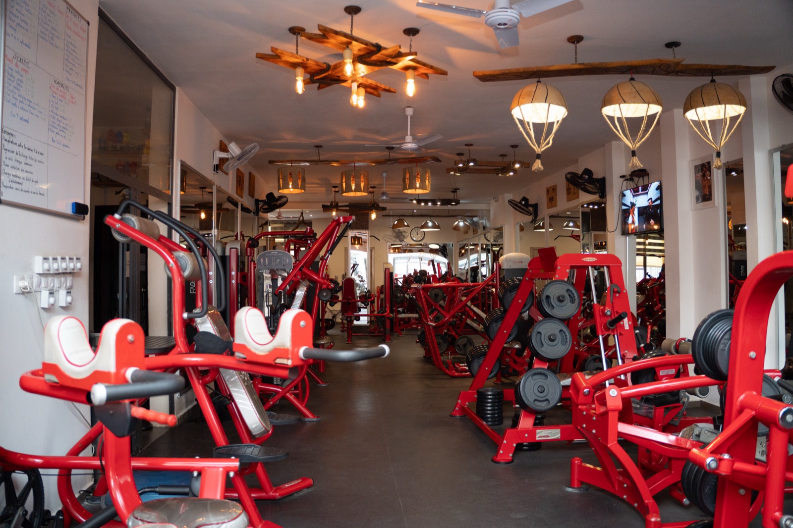 Intérieur de BZAIH Sport Club, salle de sport Rue Mohamed V à Dakar Plateau